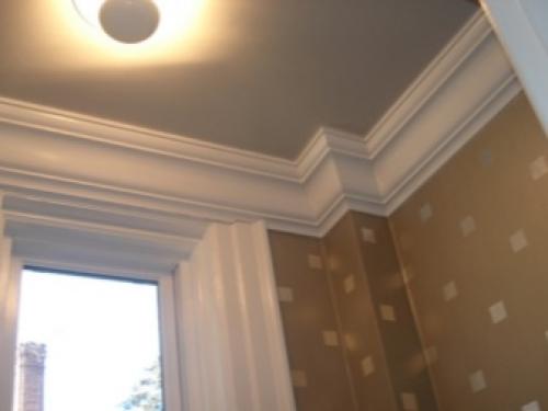 Плинтуса для натяжного потолка. Особенности крепления плинтуса к натяжному потолку 06 Плинтуса для натяжного потолка. Особенности крепления плинтуса к натяжному потолку 06
