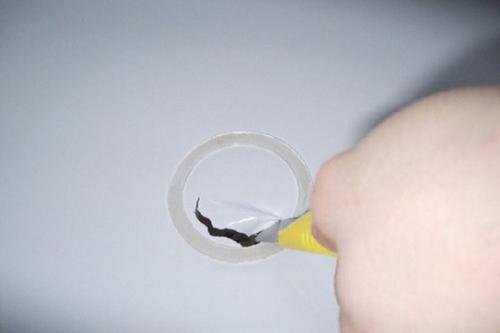 Можно ли установить потолочный карниз, если потолок уже натянут. Как делают карнизы при натяжных потолках?