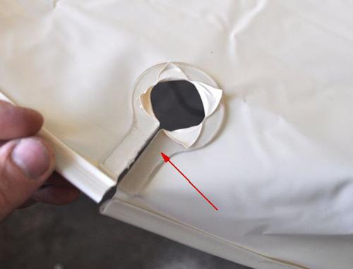 Обвод трубы на натяжных потолках. Как обойти трубу ПВХ-пленкой?