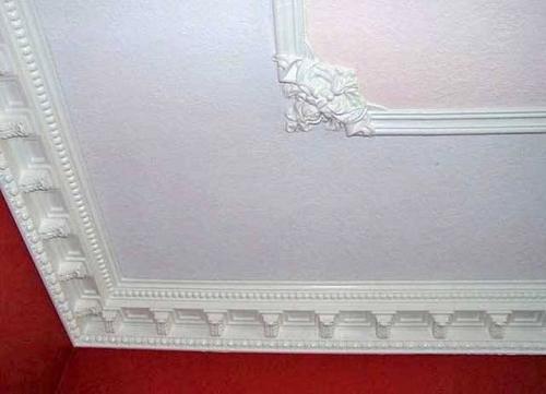 Установка потолочного плинтуса своими руками. Виды потолочных плинтусов 03 Установка потолочного плинтуса своими руками. Виды потолочных плинтусов 03