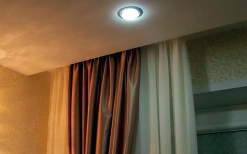 Декоративный карниз для натяжного потолка. (+38 фото) Потолочные карнизы в интерьере для натяжных потолков фото