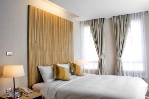 Потолочная гардина натяжной потолок. Гардины для штор: советы по выбору под натяжной потолок