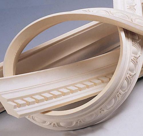 Как крепить багеты к потолку. Какой материал выбрать