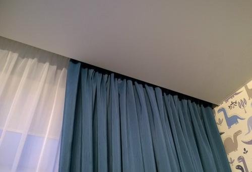 Установка потолочного карниза под натяжной потолок. Потолочные карнизы