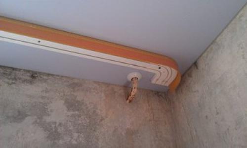 Как крепить гардину к натяжному потолку. Как прикрепить гардину к натяжному потолку 01 Как крепить гардину к натяжному потолку. Как прикрепить гардину к натяжному потолку 01