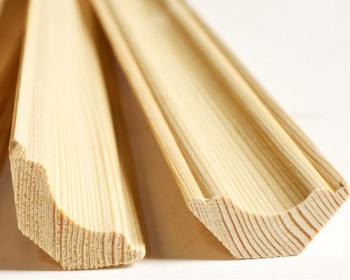 Виды деревянных потолочных плинтусов. Достоинства и недостатки плинтусов из дерева