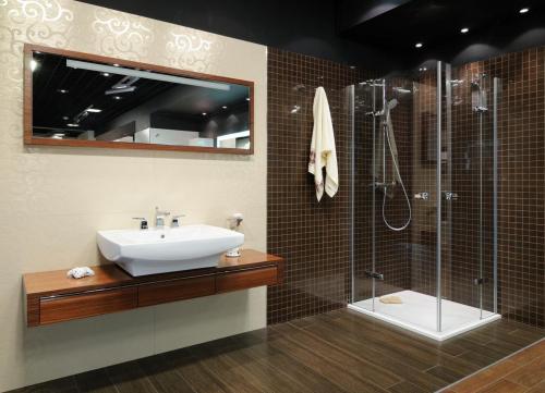 Черный потолок в интерьере. Красим потолок в черный: особенности и преимущества дизайна