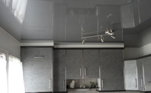 Натяжные потолки цвет. Виды натяжных потолков