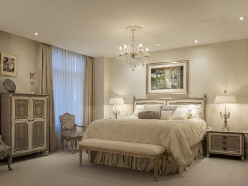 Какой цвет натяжного потолка выбрать в спальню. Красивые варианты натяжного потолка в спальне