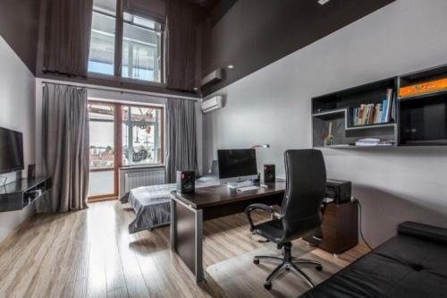 Как выбрать натяжной потолок в спальню. Виды натяжных потолков для спальни