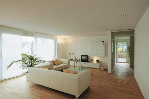 Какой натяжной потолок лучше матовый или сатиновый. Глянцевый, матовый или сатиновый натяжной потолок – советы специалистов