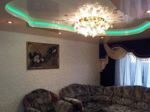 Великолепных идей для натяжных потолков в 2023 году. Преимущества и недостатки парящих потолков 02