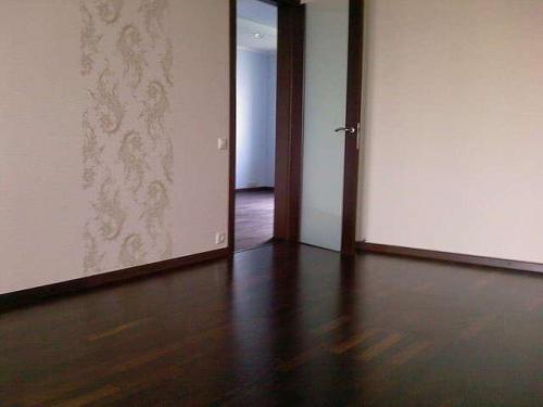 Какой плинтус выбрать для ламината. Как выбрать плинтус для ламината: критерии, виды продукции и рекомендации по подбору оттенка