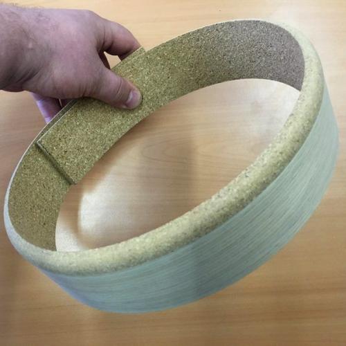 Гибкий плинтус для потолка и пола из дерева. Плинтус на основе пробки