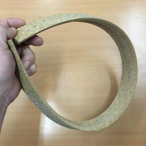 Гибкий плинтус для потолка и пола из дерева. Плинтус на основе пробки