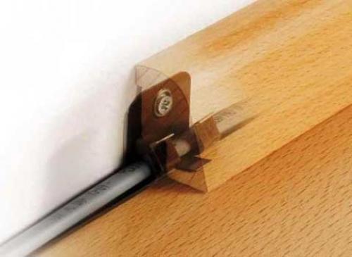 Рейтинг напольного плинтуса. Структура шпонированного (фанерованного) плинтуса