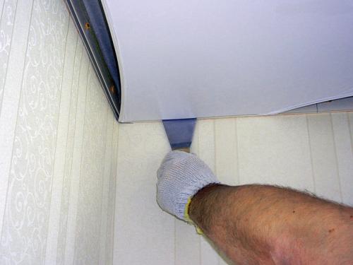 Как монтируют натяжные потолки. Способы крепления