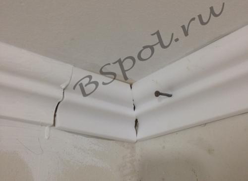 Установка потолочных полиуретановых плинтусов. Правильная технология установки потолочного плинтуса 06