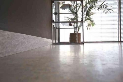 В 2022 году можно обойтись без плинтуса. Можно ли обойтись без плинтуса?