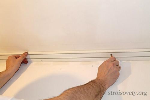 Можно ли потолочный карниз прикрепить к стене. Основные характеристики профильного карниза 19