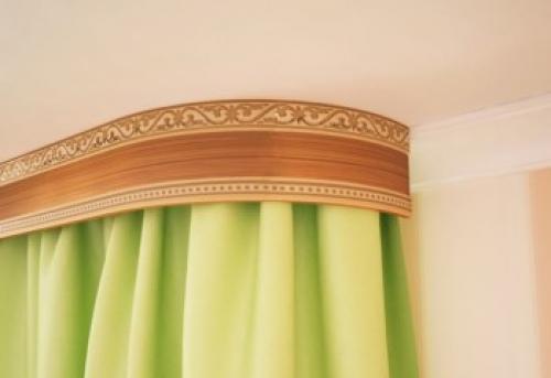Как крепить потолочный карниз в нишу. Варианты изготовления