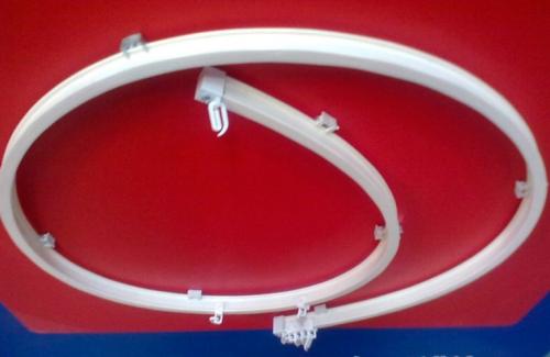 Как крепить однорядный потолочный карниз. Установка карниза – разметка и установка гибкого, струнного изделия и крепежных элементов на потолок