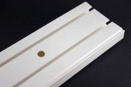 Потолочный карниз для штор и его монтаж. Где и как сделать отверстия в шине 01