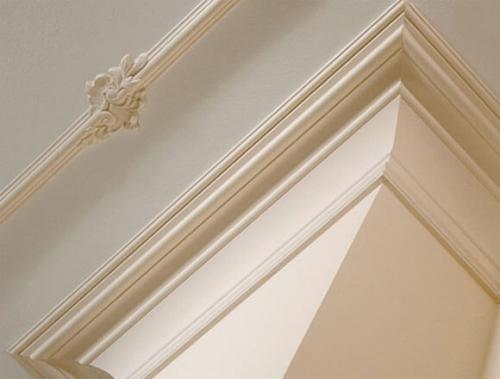 Как клеить потолочный плинтус на шпаклевку. Как шпаклевать потолочный плинтус - рекомендации