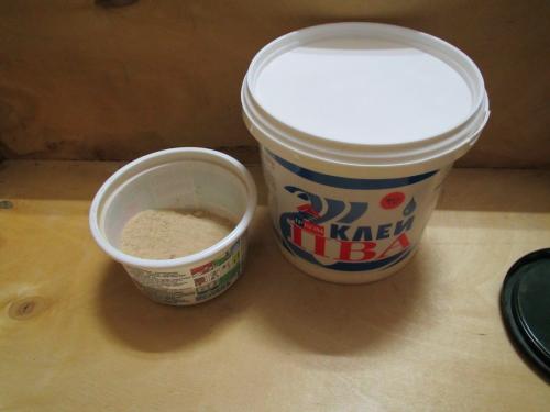 На что клеить потолочный плинтус из пенопласта. Как правильно приклеить потолочный плинтус из пенопласта