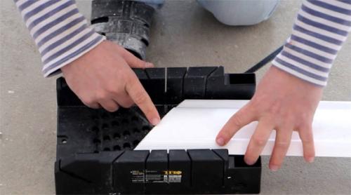 Гибкий плинтус для потолка из полиуретана. Схема отрезания внутренних и внешних углов плинтуса 01 Гибкий плинтус для потолка из полиуретана. Схема отрезания внутренних и внешних углов плинтуса 01