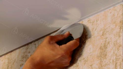 Монтаж плинтуса к натяжному потолку своими руками. Рекомендации по креплению 11 Монтаж плинтуса к натяжному потолку своими руками. Рекомендации по креплению 11