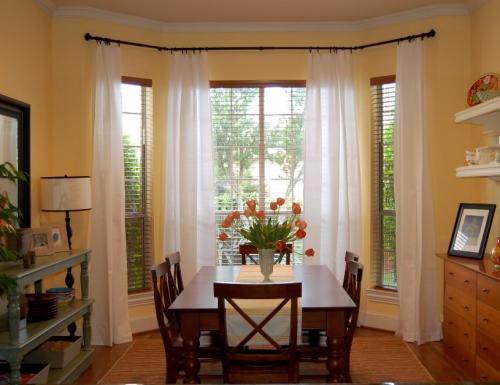 Карниз для штор под углом. Где используются полукруглые и изогнутые карнизы