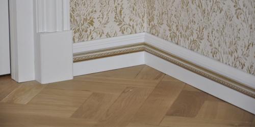 Как подобрать плинтус под ламинат. Выбор плинтуса