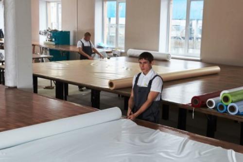 Как определить производителя натяжного потолка. На что обратить внимание?