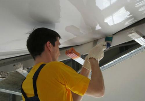 Сколько стоит натяжной потолок 20 кв м с работой. Сколько в среднем стоит натянуть натяжной потолок