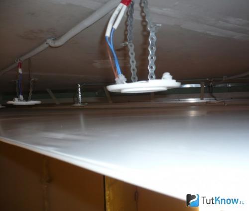 Какие Натяжные потолки лучше и из какого материала. Поливинилхлоридный материал 06