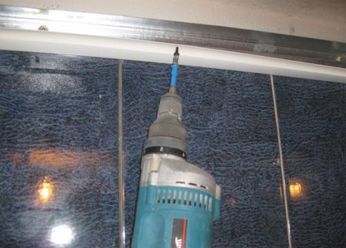 Материалы и инструменты для монтажа потолочного плинтуса. Как резать? 02