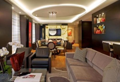 Материалы для плинтуса потолочного под подсветку. Все о монтаже и ремонте потолков своими руками