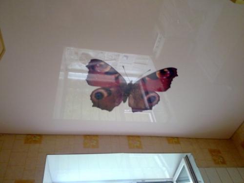 Как обыграть шов натяжного потолка. Натяжные потолки шовные — фото