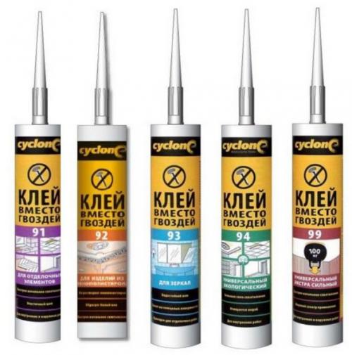 Чем клеить потолочные плинтуса из пенопласта. Как клеить галтели: правила крепления потолочного плинтуса 03 Чем клеить потолочные плинтуса из пенопласта. Как клеить галтели: правила крепления потолочного плинтуса 03