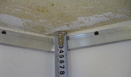 Натяжной потолок минимальный зазор. Минимальная высота потолка в зависимости от крепления багета