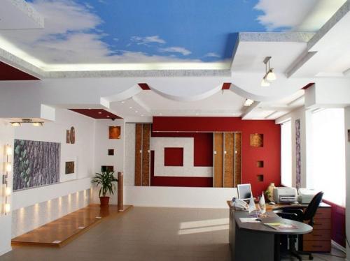 Щель между галтелей и натяжным потолком. Нужны ли плинтуса на натяжные потолки 01 Щель между галтелей и натяжным потолком. Нужны ли плинтуса на натяжные потолки 01