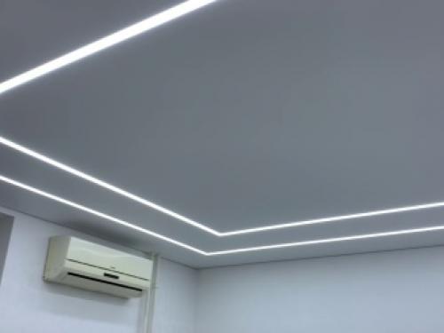 Примыкание натяжного потолка к стене.. Маскировочная лента 03 Примыкание натяжного потолка к стене.. Маскировочная лента 03