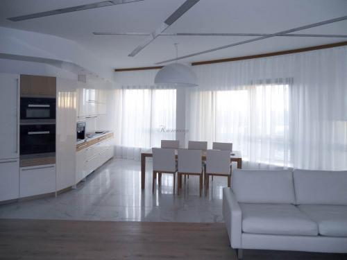 Какие карнизы для штор самые удобные. Какой карниз для штор лучше выбрать: виды карнизов, советы по подбору