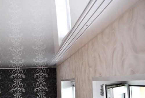 Шторы на потолочном карнизе в интерьере. Виды и преимущества потолочных карнизов 01 Шторы на потолочном карнизе в интерьере. Виды и преимущества потолочных карнизов 01