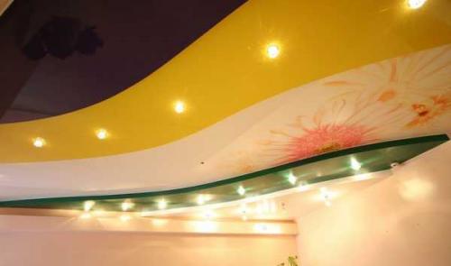 Натяжные потолки со швом 03