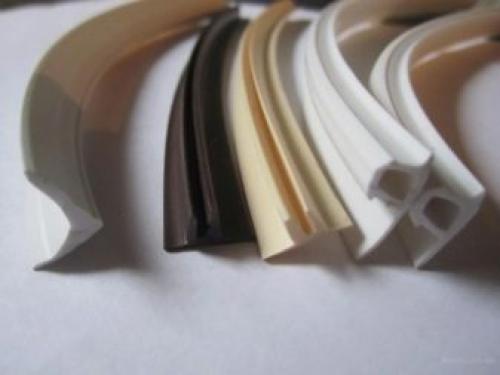 Зачем нужна маскировочная лента для натяжного потолка. Выбор между маскировочной лентой и потолочным плинтусом 05 Зачем нужна маскировочная лента для натяжного потолка. Выбор между маскировочной лентой и потолочным плинтусом 05