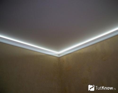 Чем закрыть технический зазор на натяжном потолке. Что такое лента маскировочная для натяжного потолка? 03 Чем закрыть технический зазор на натяжном потолке. Что такое лента маскировочная для натяжного потолка? 03