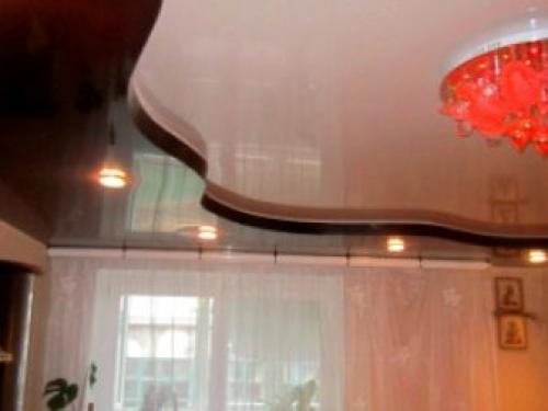 Чем крепить багет к потолку и стенам. Декоративные багеты на стену или потолок, молдинг под обои или на них, варианты приклеивания в кухне, коридоре 09 Чем крепить багет к потолку и стенам. Декоративные багеты на стену или потолок, молдинг под обои или на них, варианты приклеивания в кухне, коридоре 09