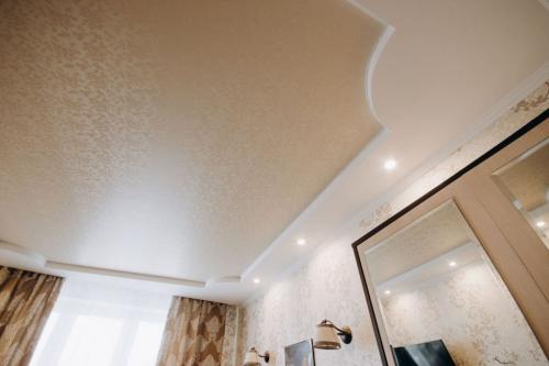 Натяжные потолки имеют массу преимуществ. Преимущества натяжных потолков